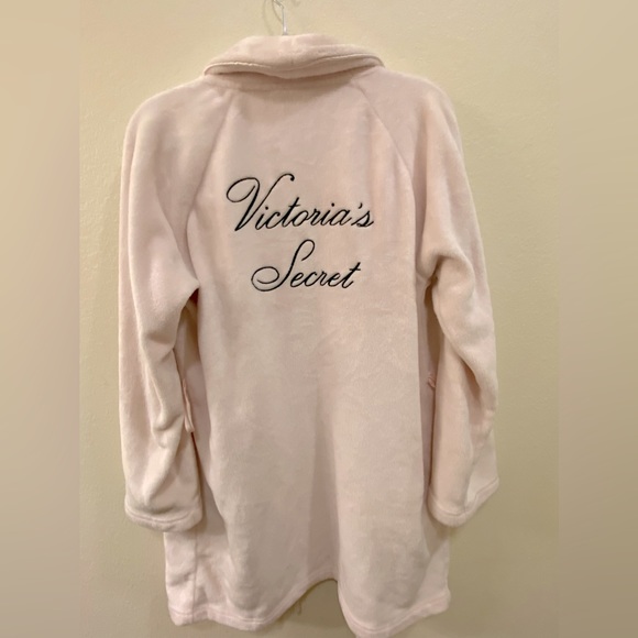 Victoria's Secret Bathrobe - Picture 2 of 6